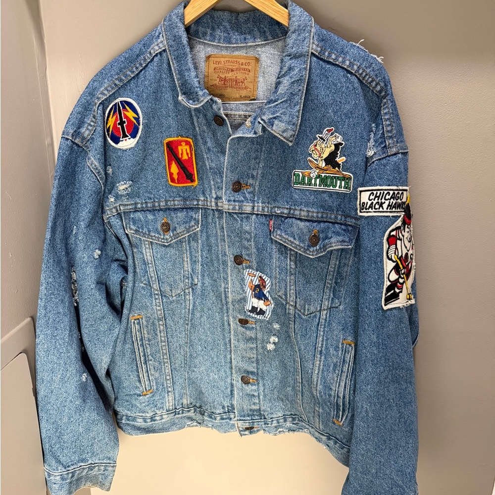 Levi's / Chicago Bulls Vintage Patched Jean Jacket